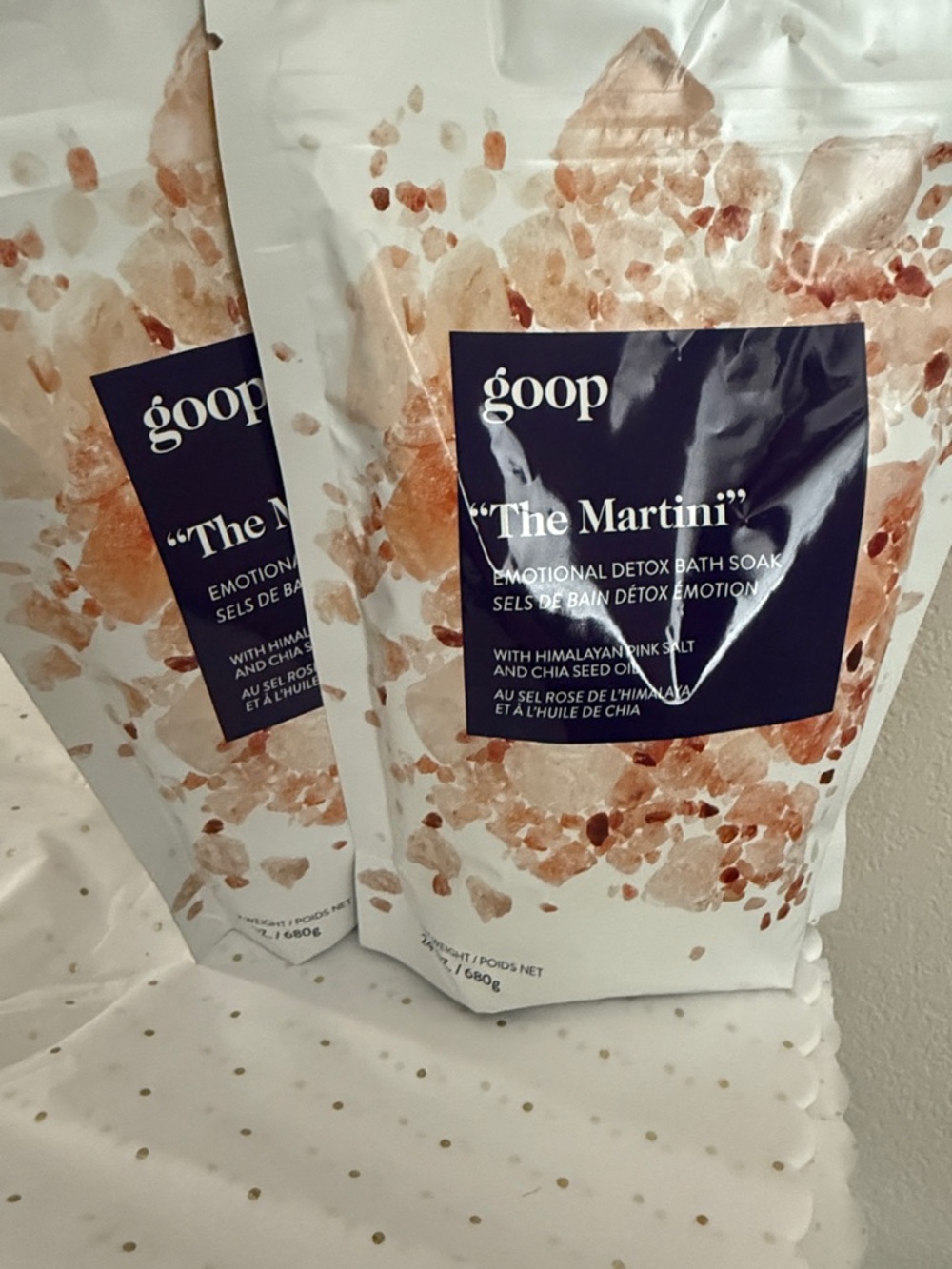 goop The Martini Emotional Detox Bath Soak – Pink Himalayan Salt - x2 24 oz bags